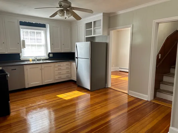 86 Central St, Warwick, RI 02886