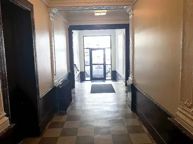 1060 Hancock St #5 — Photo 8