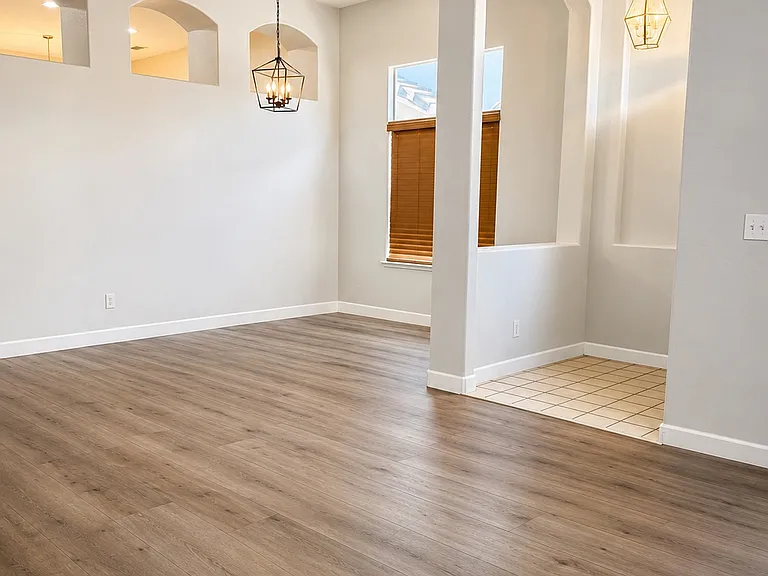 4255 Turbigo Ct — Photo 2