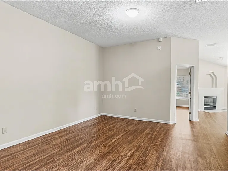 1819 Harbor Island Dr — Photo 6