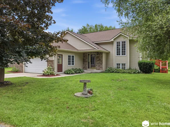 5303 Tiffany Ave NE, Rockford, MI 49341