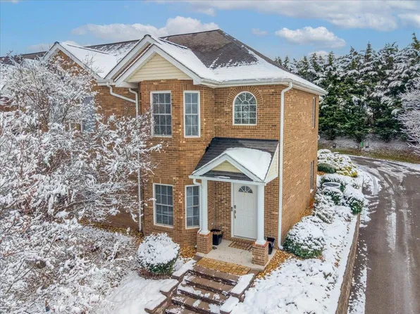 95 Phoenix Blvd NW, Christiansburg, VA 24073