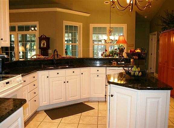 5th image of 164 Doral Dr