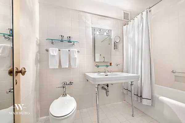 Sold by Coldwell Banker Warburg | media 36