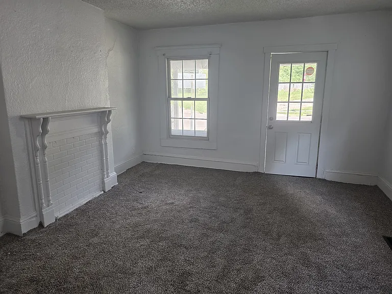223 N Greenmount Ave — Photo 2