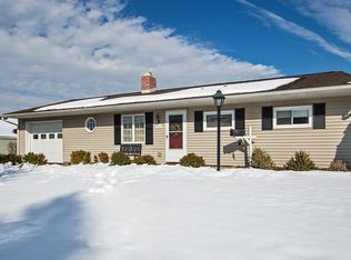 6 Lavender Ln, Levittown, PA 19054