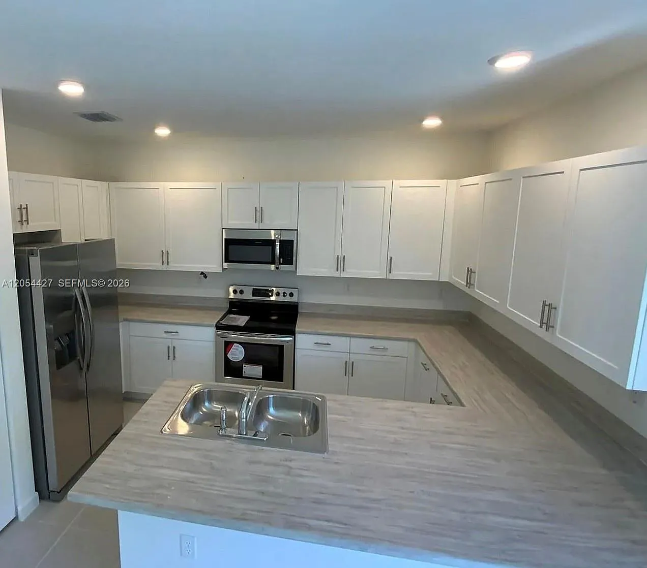 3 bed, 1658 sqft, $2,300 — Photo 4