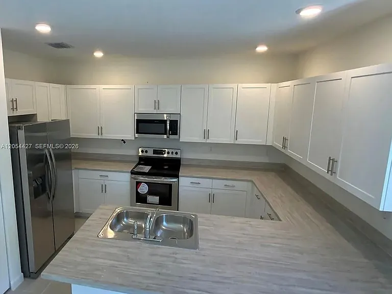1859 SE 27th Ter #1859 — Photo 5