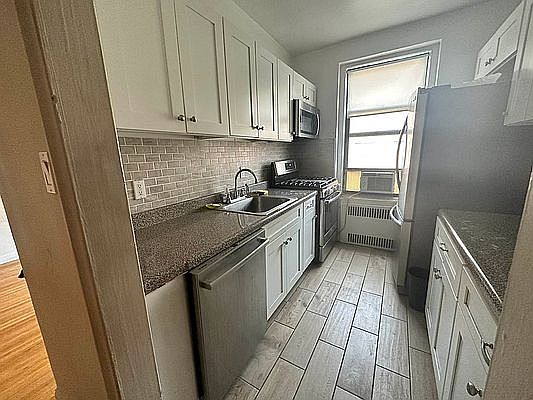 2nd image of 67-70 Yellowstone Blvd #4