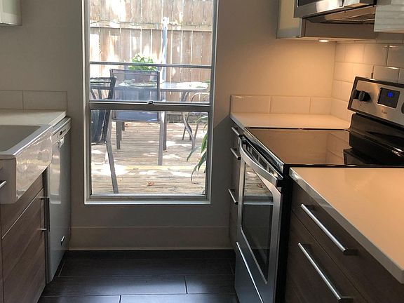 Fully furnished kitchen