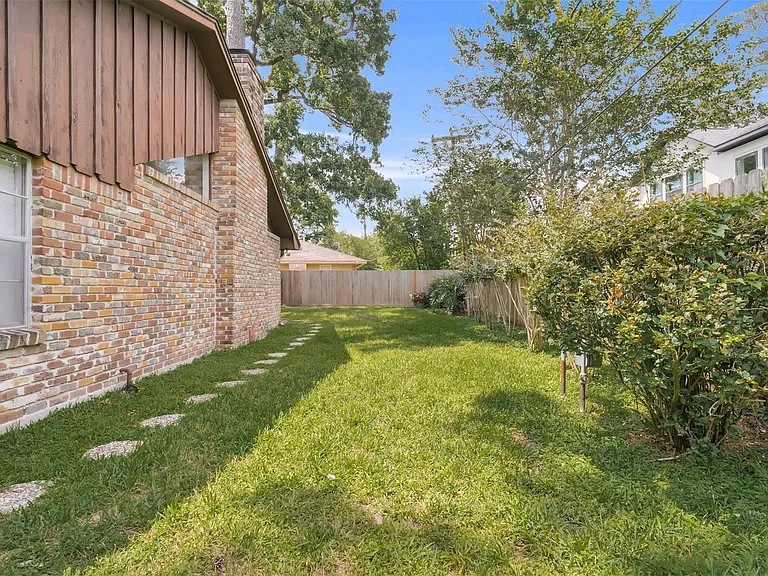 442 Mignon Ln — Photo 36