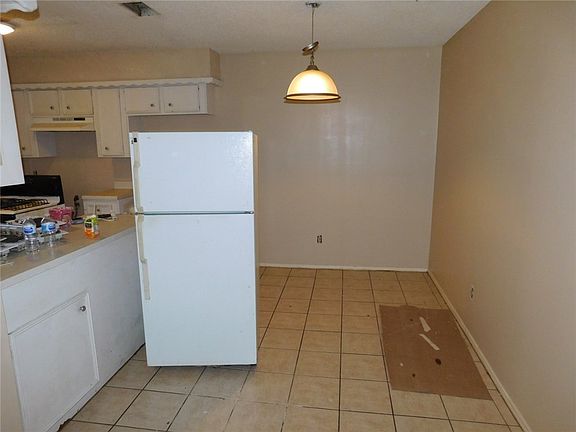 4th image of 9900 Randall Dr #A