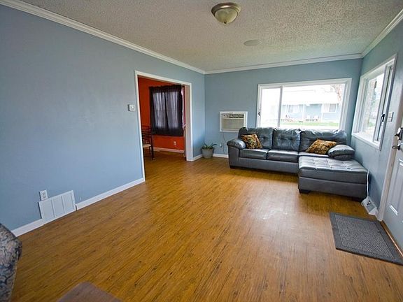 3rd image of 904 S 31st St