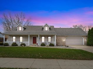 232 Hillside Ave, Roanoke, IN