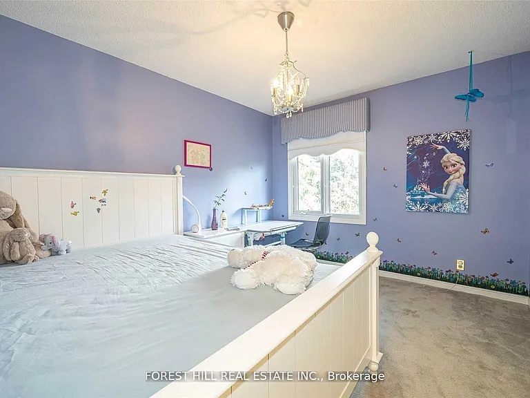 54 Pennock Cres — Photo 15