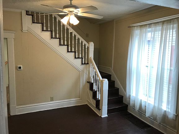 4th image of 449 Reinhard Ave #449