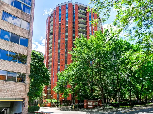 77 Maitland Pl #Penthouse 23, Toronto, ON M4Y 2V6