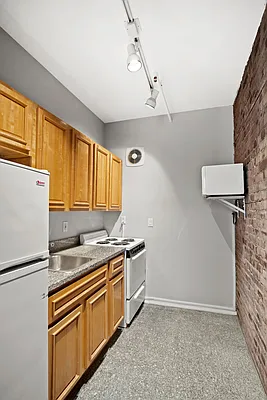 Rented by Cooper & Cooper Real Estate | media 6