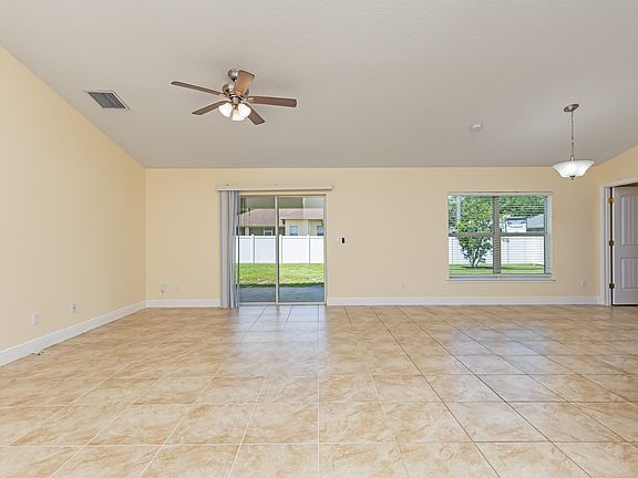 4th image of 4266 SW Mcclellen Street