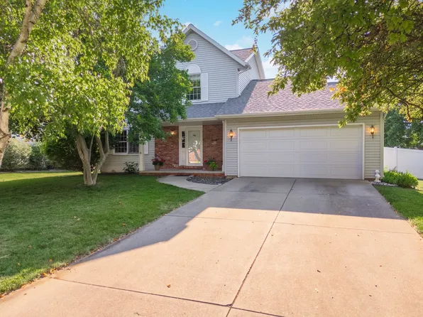 216 Garden Rd, Normal, IL 61761