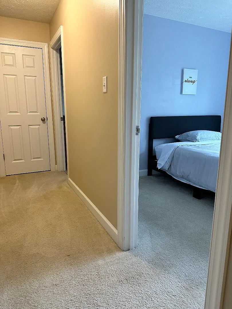 Unit Photo - 323 Fox Hill Rd #5