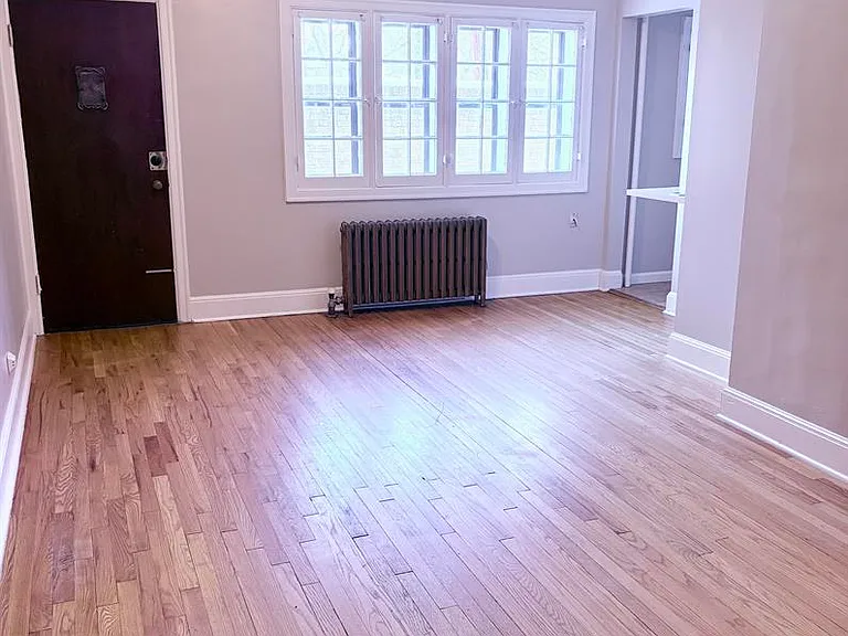 Frances Apartments — Photo 3