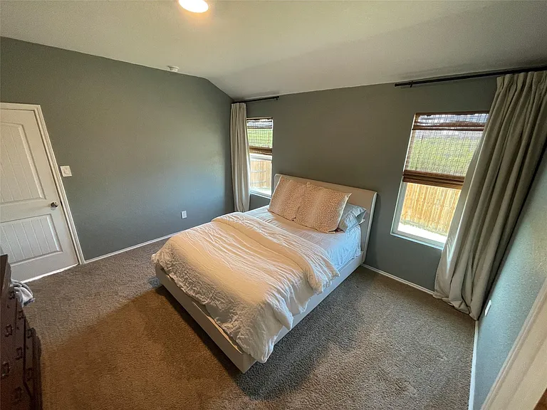 125 Calgary Ln — Photo 15