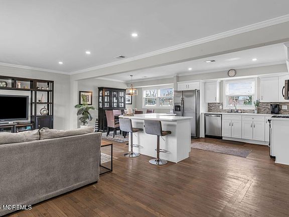 2nd image of 123 Baywood Drive