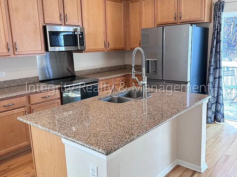 3762 Cadence Dr — Photo 8