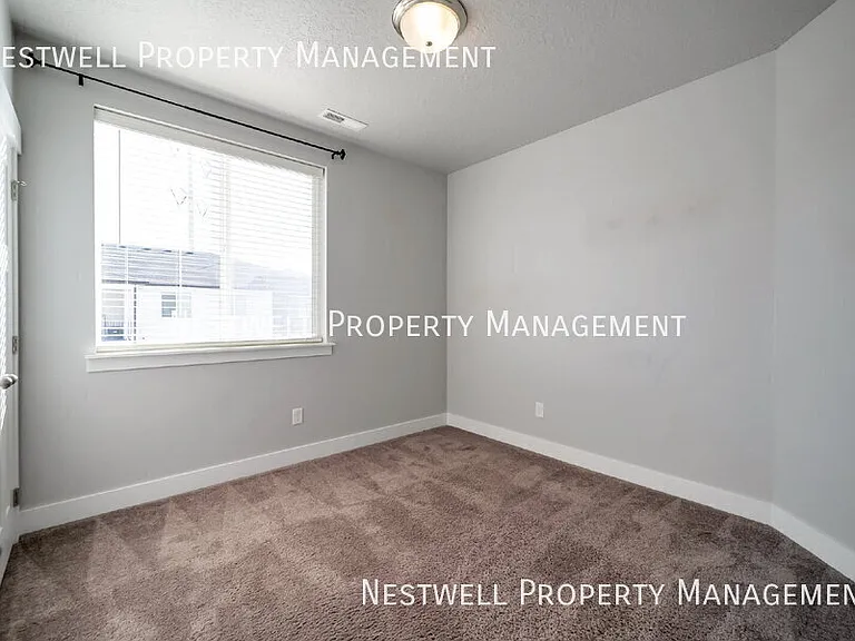 762 N 260 W #LL304 — Photo 14