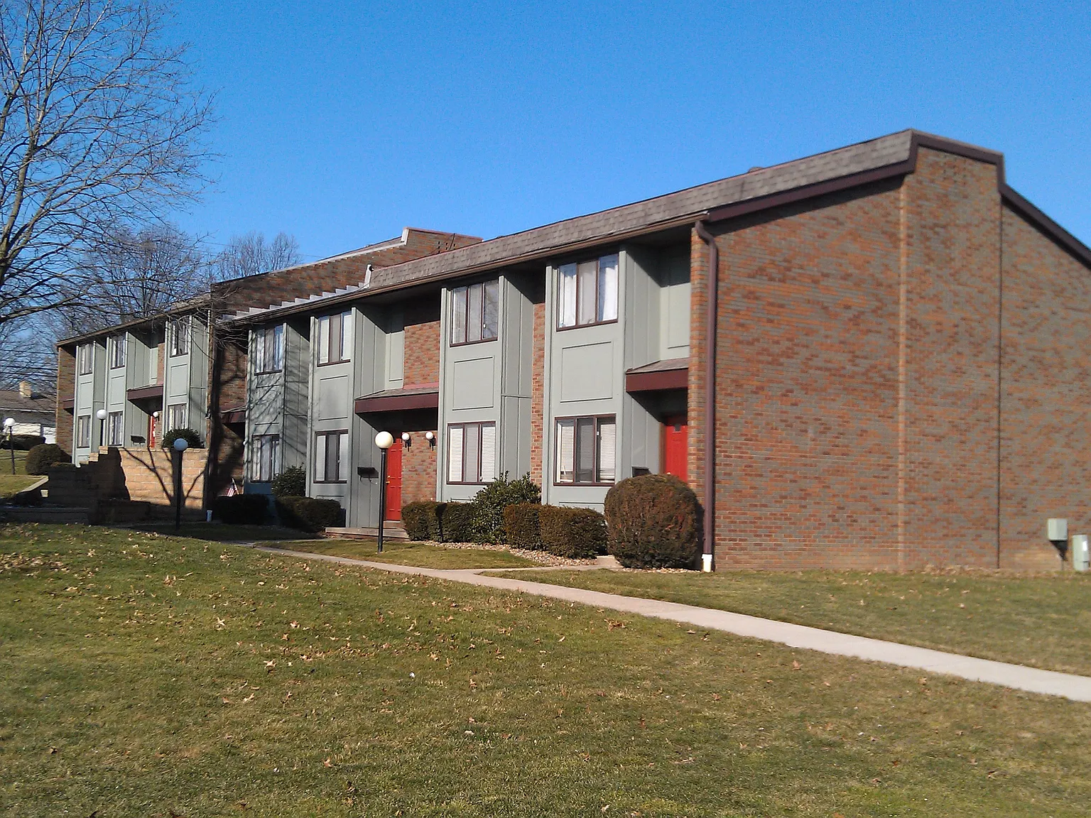 2 bed, 1.5 bath, 1200 sqft, $1,195 — Photo 2