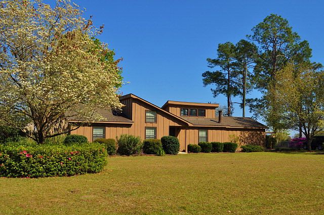 1st image of 119 Deerwood Cir