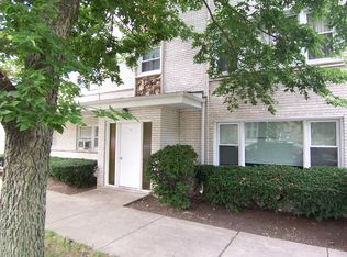 4128 W Byron St APT 301, Chicago, IL 60641