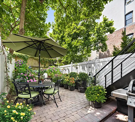 Sold by Compass | media 7