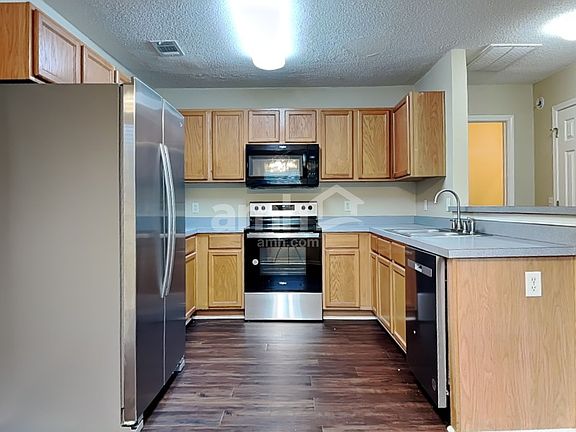 3rd image of 14 Willow Lakes Dr