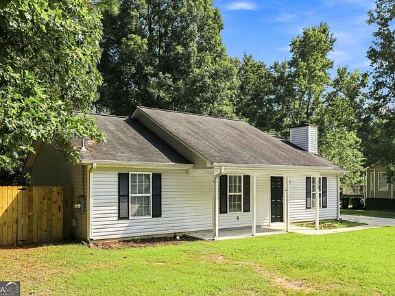 2nd image of 122 Southern Trace Way