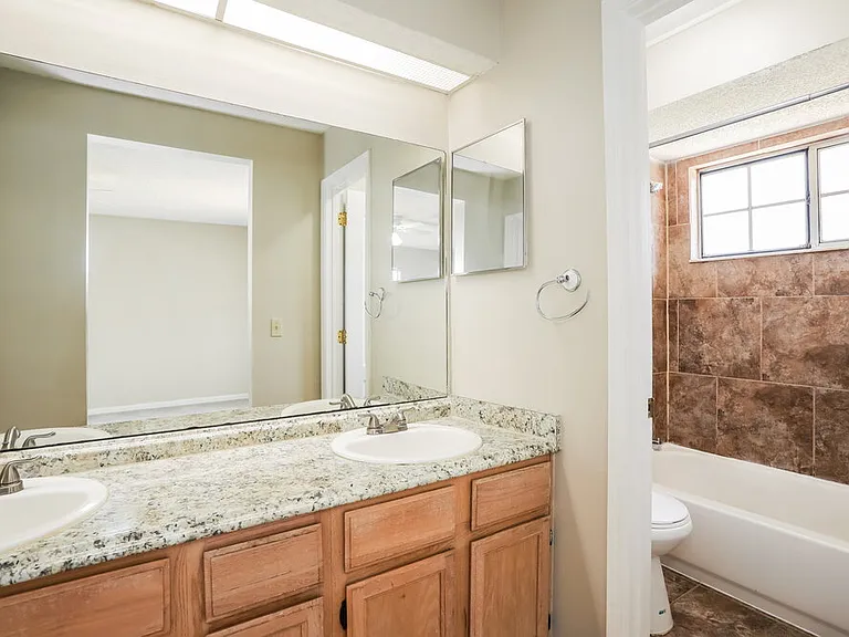 7579 Sugar Bay Ln — Photo 12