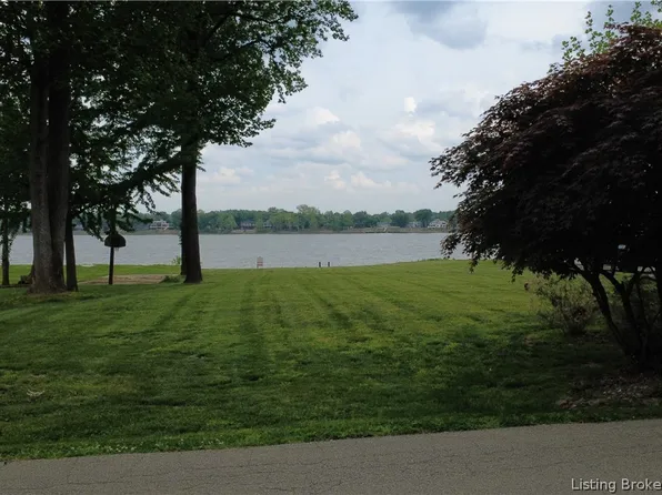 5820 Upper River Road #B, Jeffersonville, IN 47130