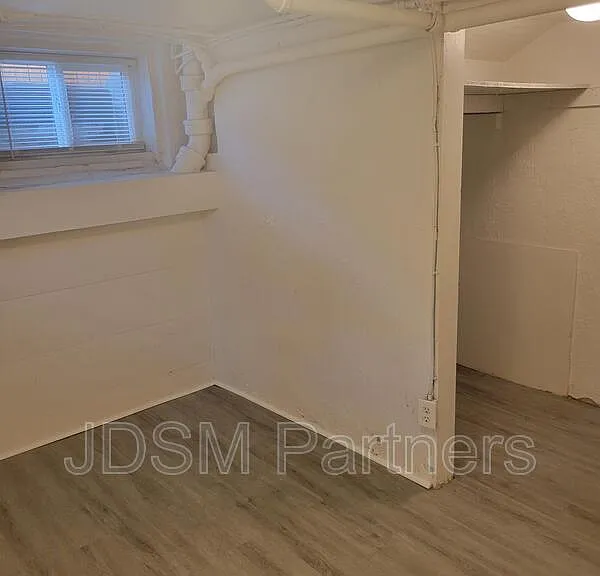 1260 Vine St #6 — Photo 7