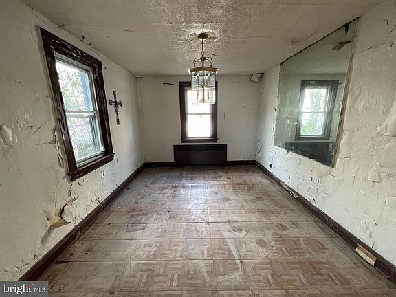 3rd image of 4529 Homer Ave