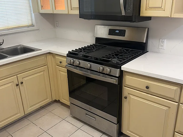 616 N Sycamore Ave #1 — Photo 11