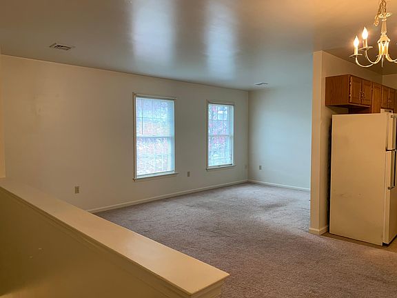 Living room/dining combo