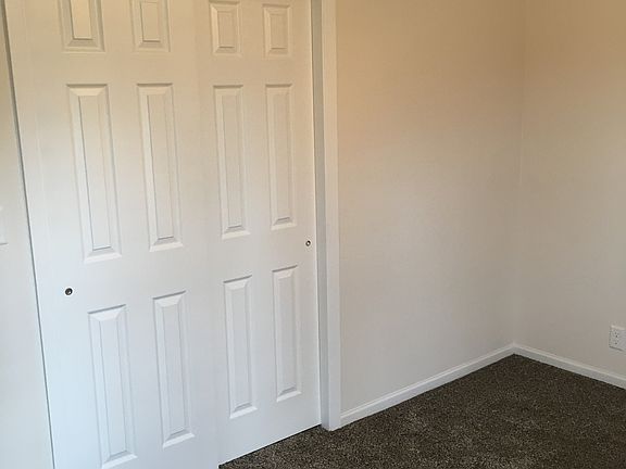 Upstairs Mstr Bedroom Closet