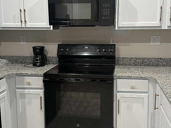 4th image of 1070 NW 6th Ter #1070