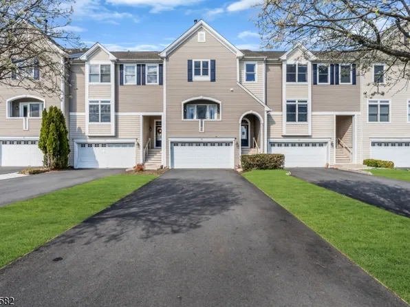 70 Bertrand Island Rd, Mount Arlington Boro, NJ 07856