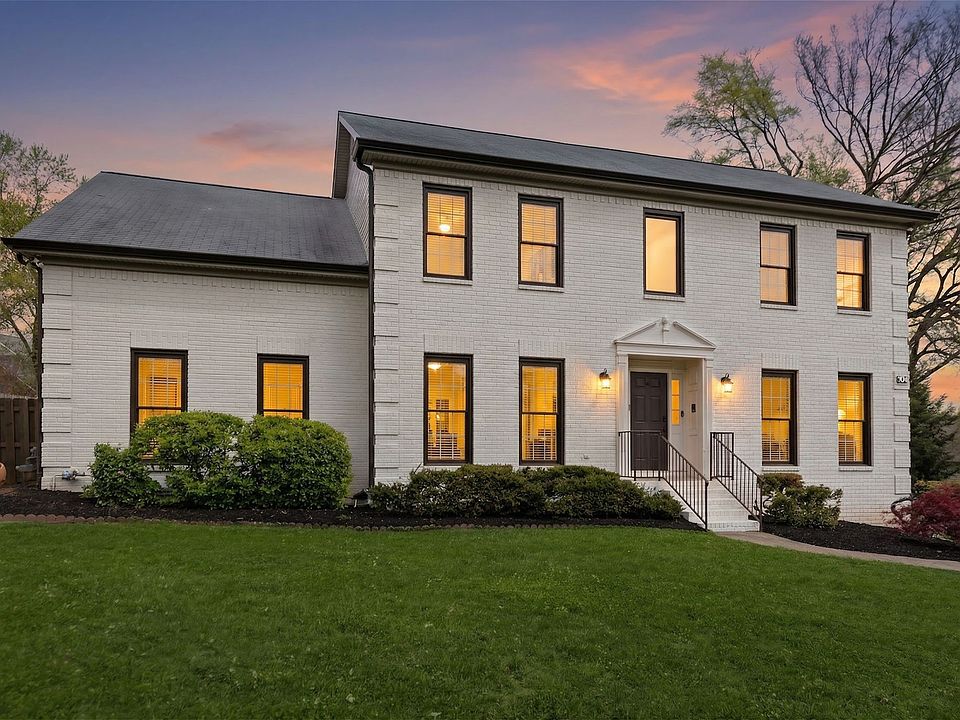 1st image of 804 Old Thrasher Ct