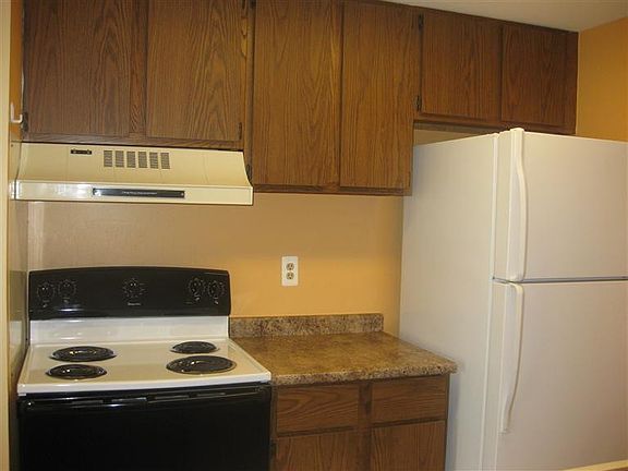 3rd image of 1493 E Chateau Vert St APT C