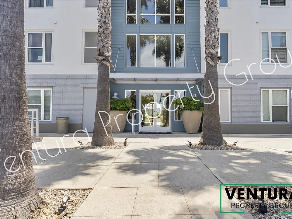 1901 S Victoria Ave #204