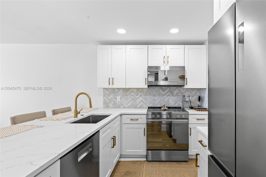 301 N Ocean Blvd APT 302, Pompano Beach