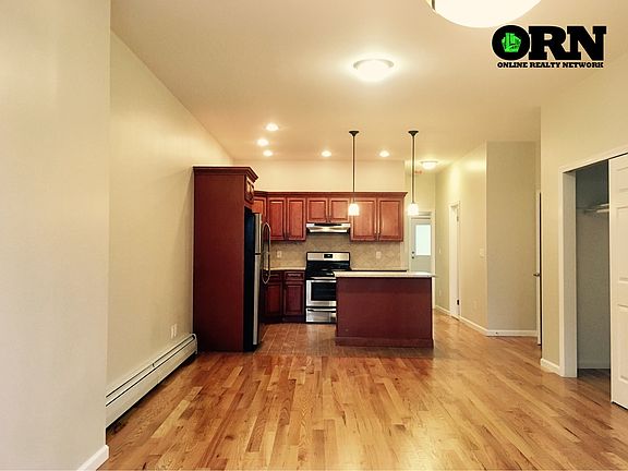 3rd image of 6001 Putnam Ave #1DUP